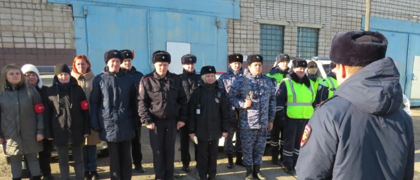 В Ужуре состоялся гарнизонный развод нарядов,  заступающих на охрану общественного порядка.