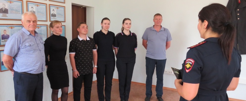 В Ужуре  ветераны органа внутренних дел   встретились с молодыми сотрудниками.